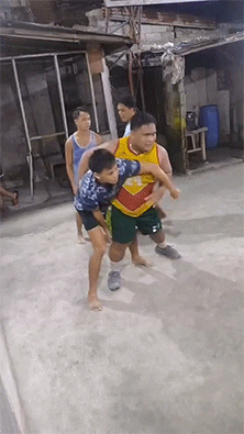 很欢乐的GIF图片：生活就应该，如此阳光欢乐