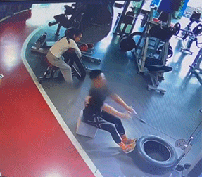 大型社死现场GIF动图合集大全，尴尬到死！