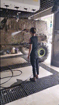 肚子笑疼的GIF：在美国，一言不合就biubiubiu