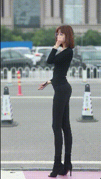 漂亮妹纸动图：可甜美可冷艳！