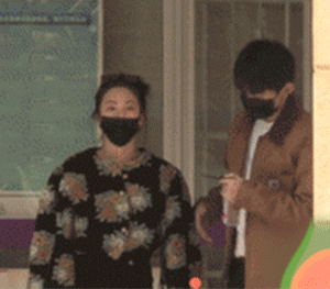 很好笑的GIF：?这表情也是没谁了，酸到五体投地！
