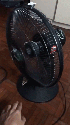 爆笑的GIF：好调皮的妈妈，吓死宝宝了