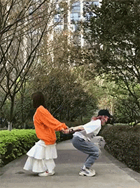 搞笑动图：高手啊，还有这招！