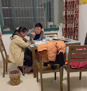 精彩的GIF图：鱼都这么努力，你还有什么理由不奋斗
