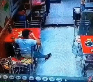 爆笑的GIF趣图：脑瓜子嗡嗡的！莫名的想笑！