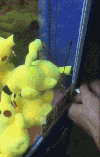 笑到肚子疼的GIF：姑娘这灯泡可不会骗人