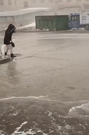 搞笑动图GIF：这，我比当事人懵！