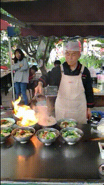 爆笑GIF图片：没想到吧！还挺好看的