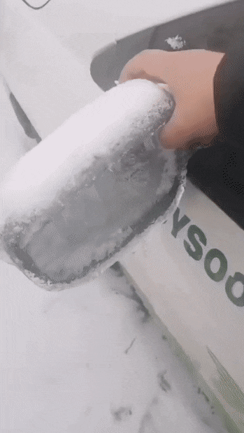 爆笑的动图GIF：虎口脱险，还好反应快