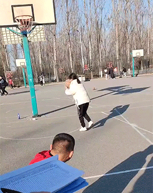 爆笑动态图：你个大男人，嘴练这么大干嘛！