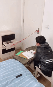 爆笑的GIF动图：你别过来，我妈不让我跟傻子玩