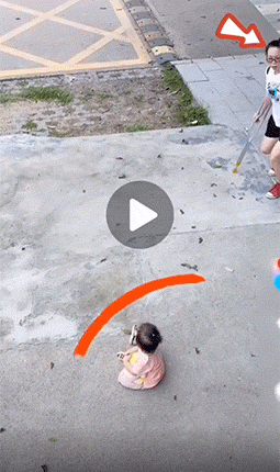 很好笑的GIF：想刀一个人的眼神是藏不住的！