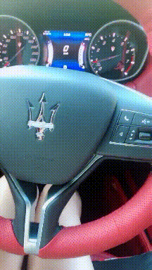 爆笑的GIF：这前台，什么水平？