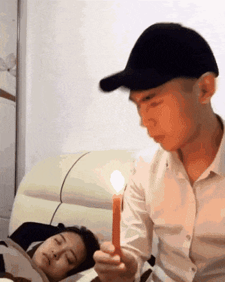 搞笑GIF动图:不对劲,你不对劲