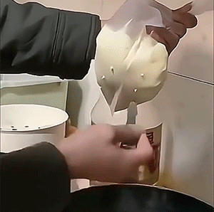 搞笑的GIF:自从姐姐毕业以来,我家红薯受尽了苦难