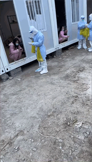 好笑的GIF动图：深圳这个新娘火了
