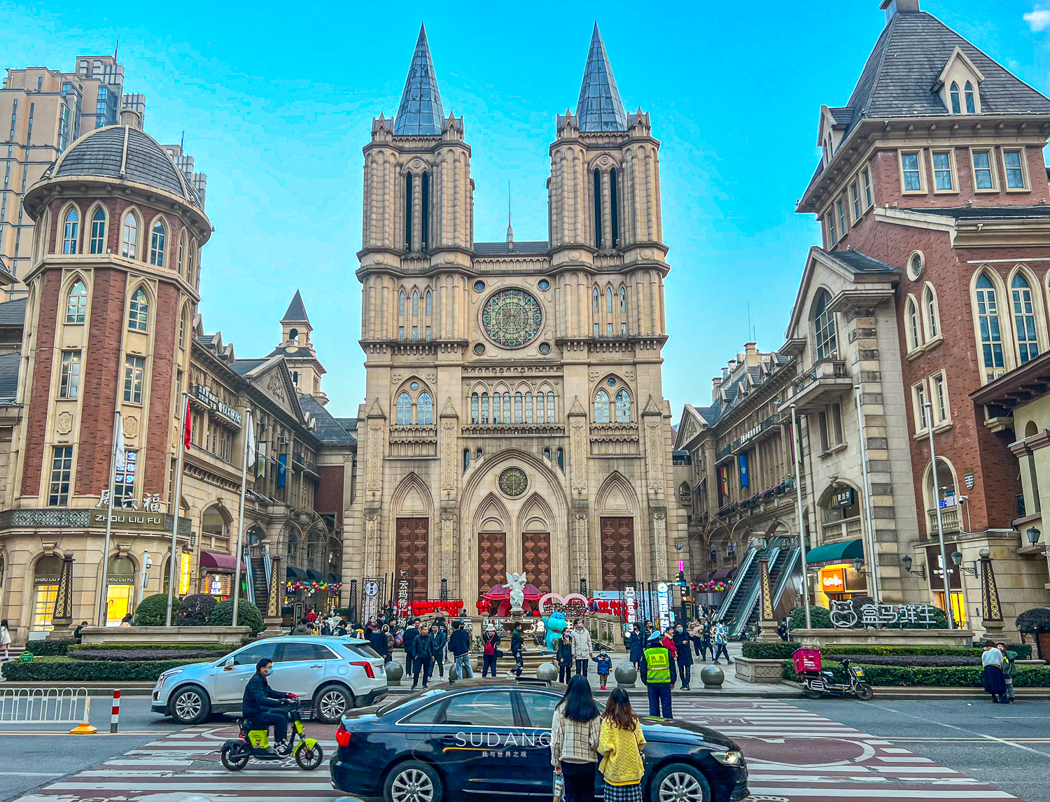 武汉光谷步行街落寞了吗昔日人满为患堪称是大学生的购物天堂