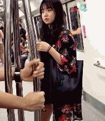 爆笑的GIF:色心很大,脑子很小!