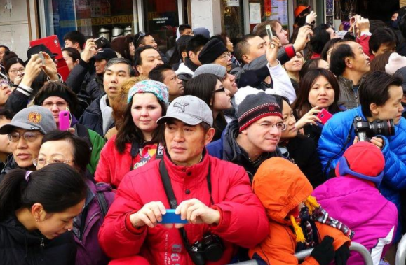 大量美籍华人要回国态度还很差扬言从美回来的待遇不能差