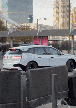 有意思的GIF：神人与二货平分秋色！