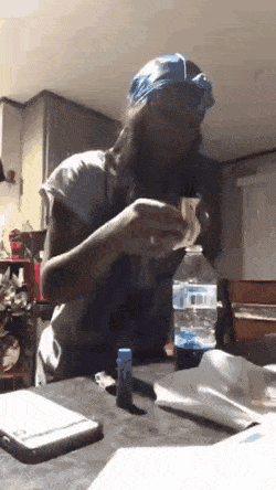 有意思的GIF：神人与二货平分秋色！