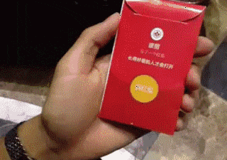 2022精彩GIF：点赞勇敢的小哥！