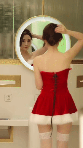 小姐姐漂亮动图：她，带着光而来！