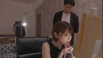 小姐姐漂亮动图：她，带着光而来！