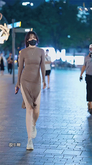 小姐姐漂亮动图：她，带着光而来！