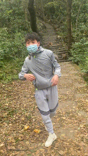 以为青铜，实际王者，这样就让妹子趴自己身上了！