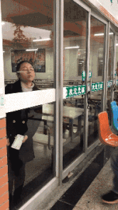 以为青铜，实际王者，这样就让妹子趴自己身上了！