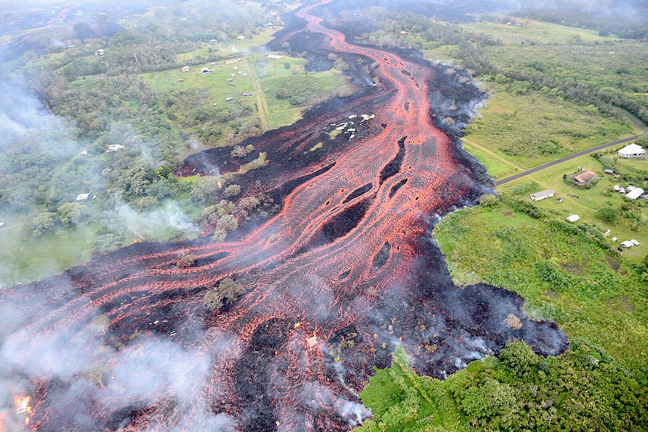 kīlauea volcano但更多的火山喷发时规模非常宏大,估计各位从2012中