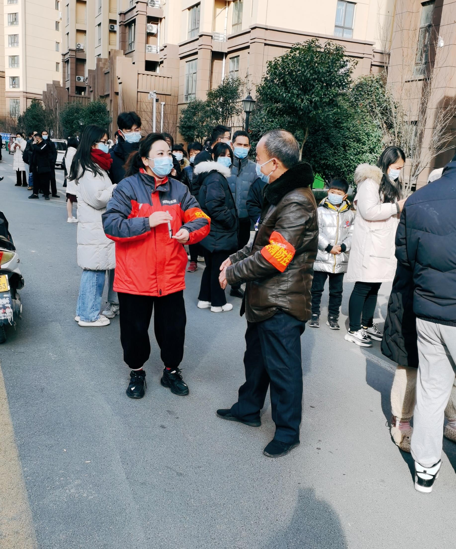 鹤壁市淇滨区长江路街道“红色物业”冲锋一线