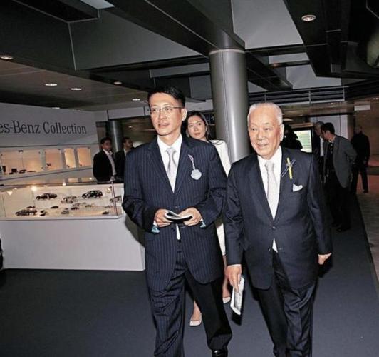 黎姿拒绝许晋亨嫁给大15岁还瘸脚的马廷强如今却比李嘉欣幸福