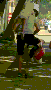 搞笑动态图：难道这就是传说中的脑子是个好东西