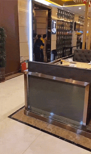 经典GIF：菜的价格，有多少是买保险用的？