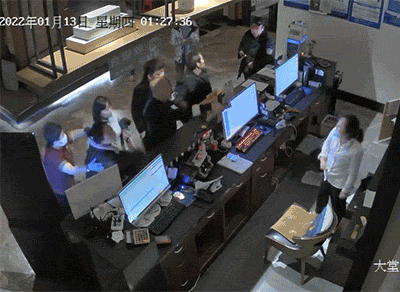 经典GIF：菜的价格，有多少是买保险用的？