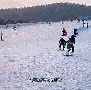 有趣的GIF：下雪的快乐，一般人体会不到！