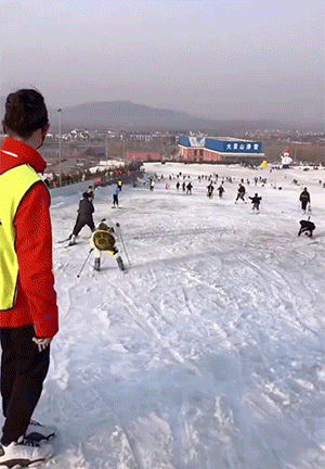 有趣的GIF：下雪的快乐，一般人体会不到！