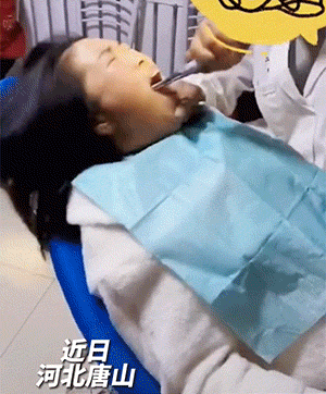 爆笑GIF图：被逼去学校凑数的日子！
