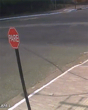 GIF：47岁失足女不讲武德，18岁男孩愤而报警