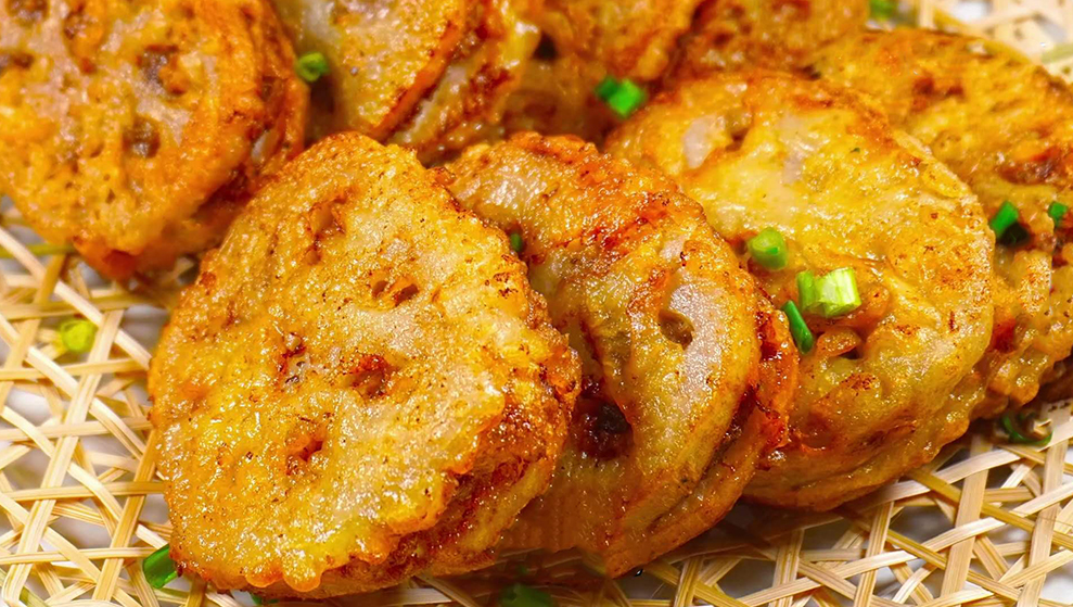 过年炸藕夹,学会2个技巧,个个外酥里嫩,美味多汁,好吃不油腻_深圳热线