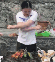 搞笑动图GIF：不要嫖娼，年底扫黄扫到，年就得在里面过了