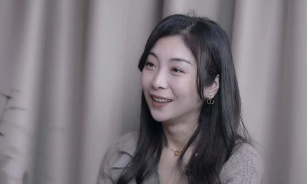 娱乐>爆料>正文>小孩出生后,有一段时间,李雪珂陷入了产后抑郁.