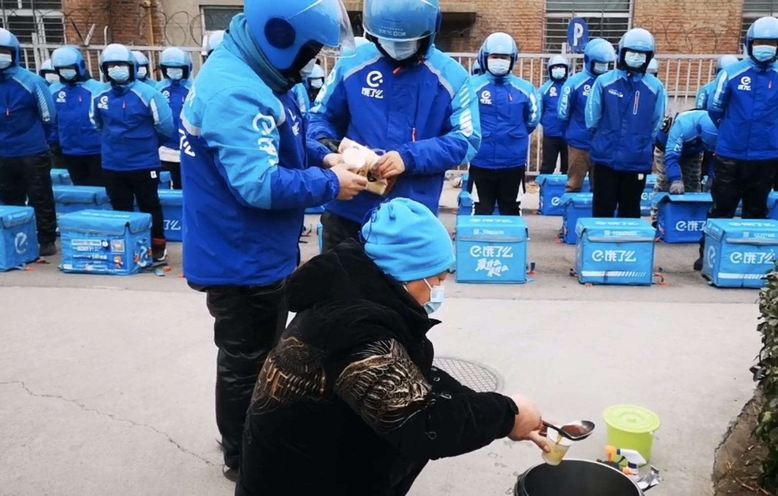 北京大寒迎降雪，饿了么启动极寒应急机制保障骑士安全