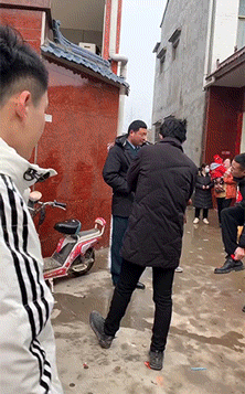 很火的GIF：野鹿的弹跳力有多强