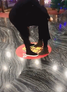 很火的GIF：野鹿的弹跳力有多强