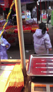 好笑的GIF：气质这块，拿捏的很到位