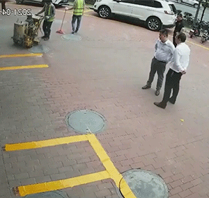 监控拍下的那些不可思议的画面GIF动图！