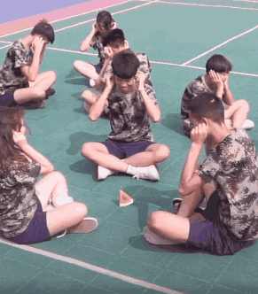 经典有味的动图:这车一上路,能惊艳到一群女司机